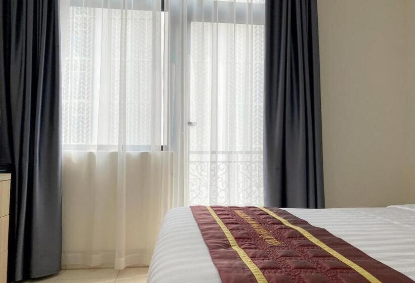 Superior Room, Nguyễn Quyền