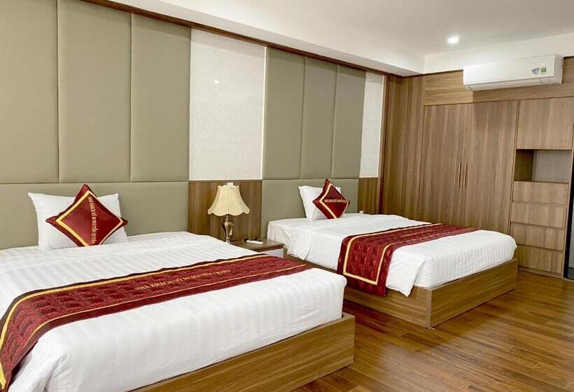 Deluxe Room, Nguyễn Quyền