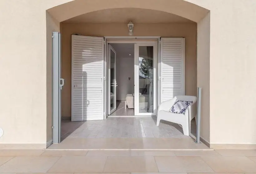 استودیوی لوکس, Villa Cangiano B&b And Pool