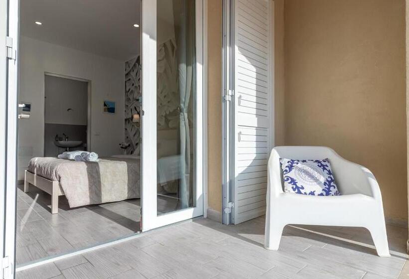 Deluxe Studio, Villa Cangiano B&b And Pool