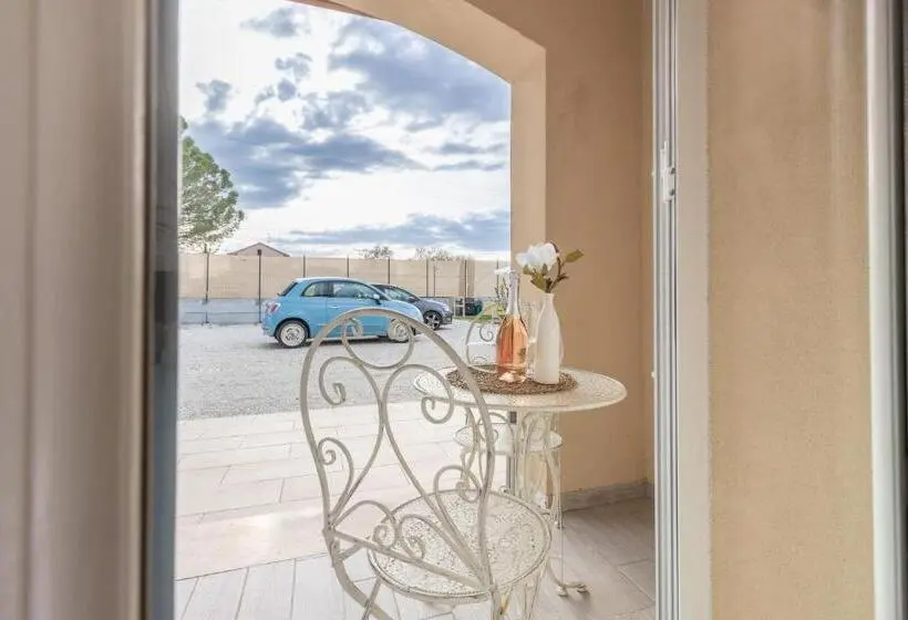 استودیو استاندارد با چشمانداز استخر, Villa Cangiano B&b And Pool