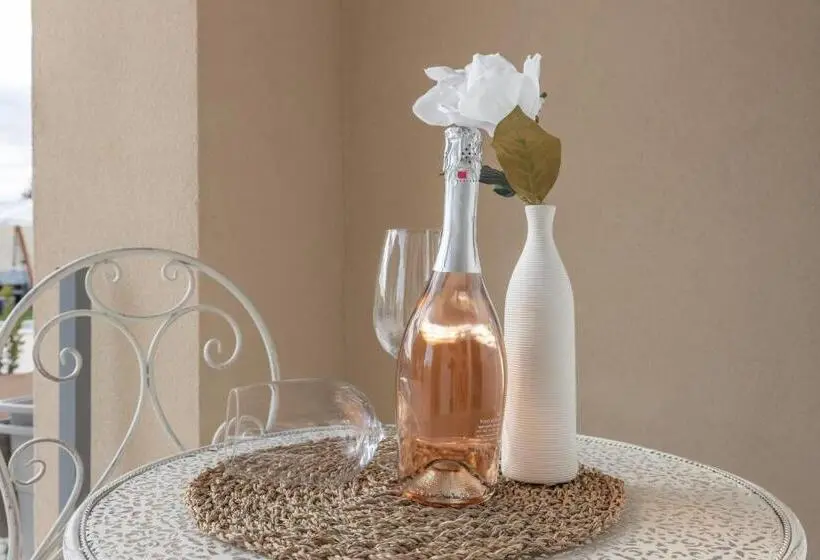 استودیو استاندارد با چشمانداز استخر, Villa Cangiano B&b And Pool