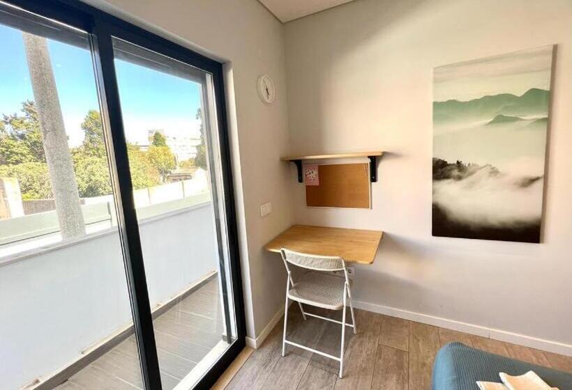 اتاق استاندارد با بالکن, Campus 121   Rooms