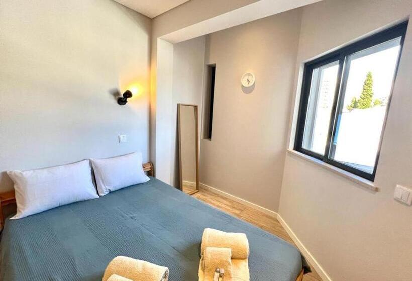 اتاق استاندارد با سرویس بهداشتی مشترک, Campus 121   Rooms