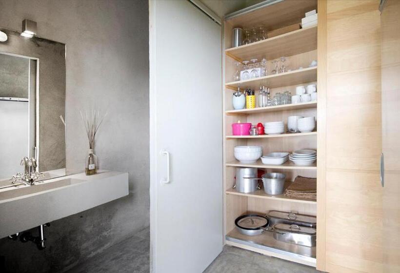 سوییت با چشم‌انداز استخر, Tenuta Busulmone Con Piscina Val Di Noto Villa & Suits