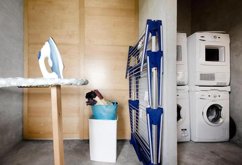 سوییت با چشم‌انداز استخر, Tenuta Busulmone Con Piscina Val Di Noto Villa & Suits