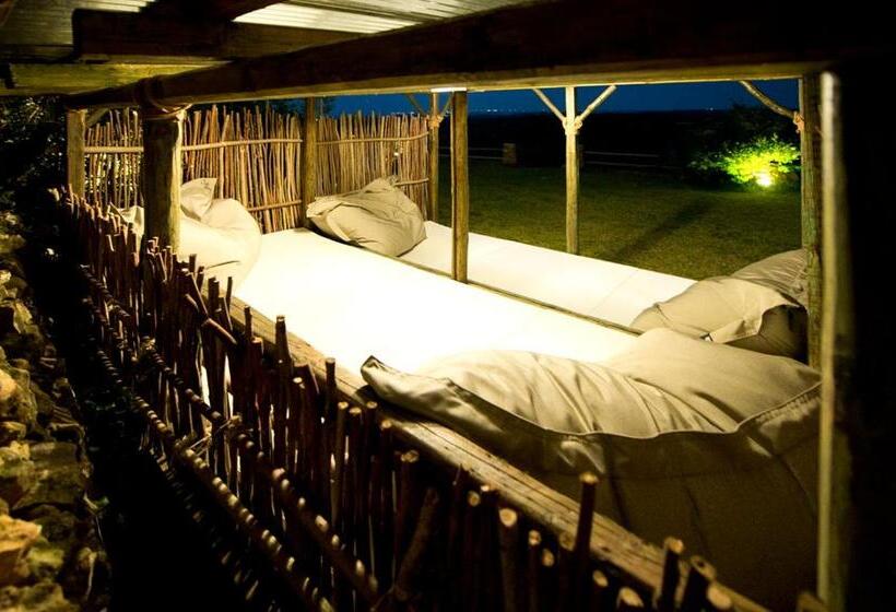 سوییت با چشم‌انداز استخر, Tenuta Busulmone Con Piscina Val Di Noto Villa & Suits