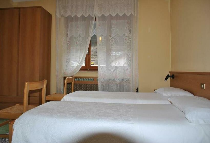 חדר סטנדרט עם מרפסת, Albergo Motel Dosdè B&b