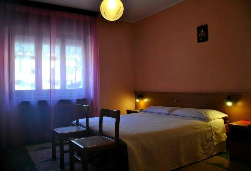 חדר סטנדרט לשלושה, Albergo Motel Dosdè B&b