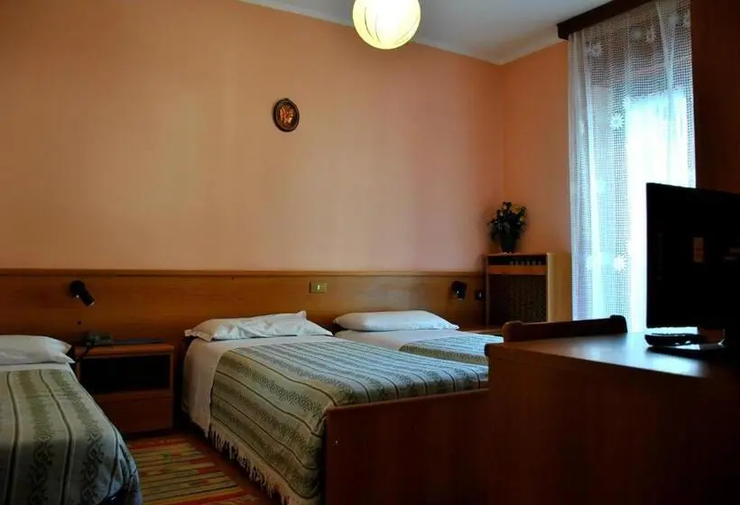 Yhden jaetun makuuhuoneen huoneisto, Albergo Motel Dosdè B&b