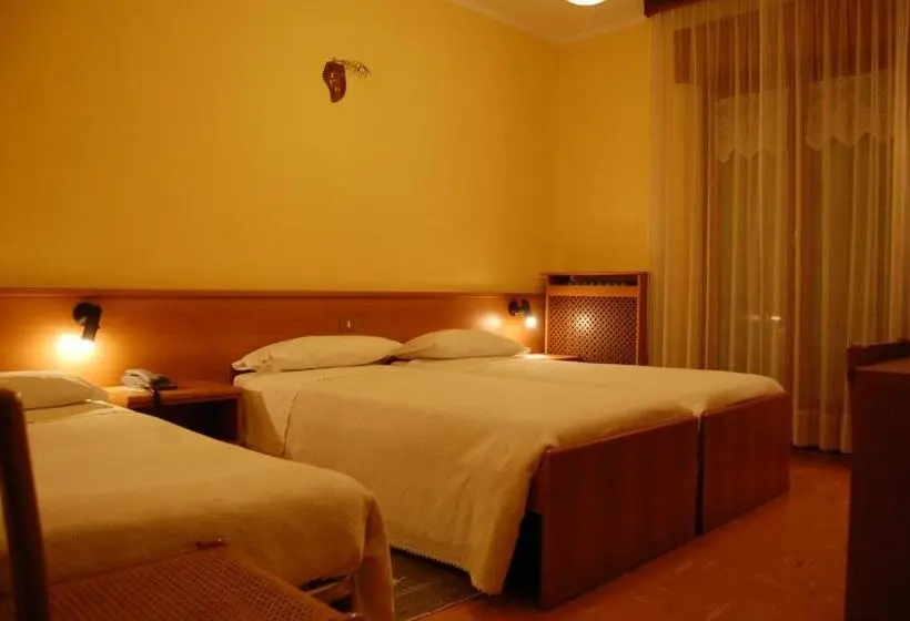 Yhden jaetun makuuhuoneen huoneisto, Albergo Motel Dosdè B&b