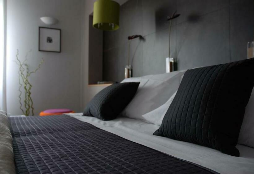 غرفة قياسية ثلاثية, B&b Habita