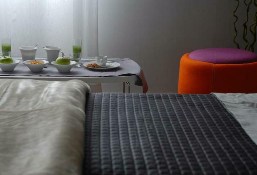 スタンダードトリプルルーム, B&b Habita