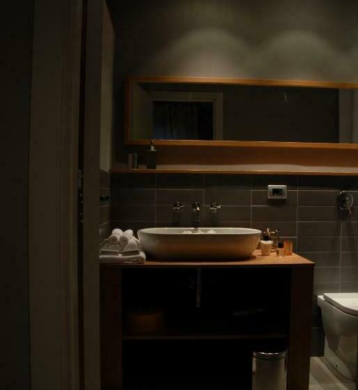 غرفة قياسية ثلاثية, B&b Habita