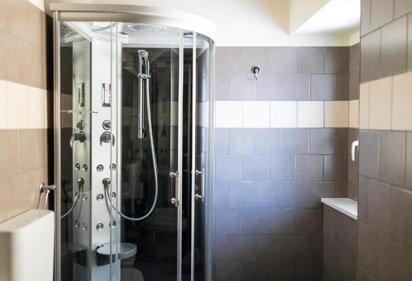 اتاق استاندارد سه نفره, Beatus Suites And Rooms B&b