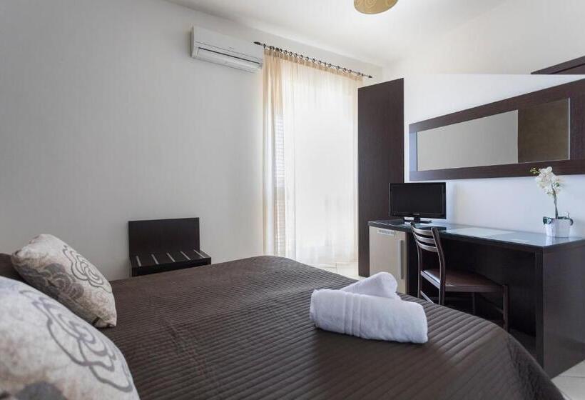 스탠다드 트리플 룸, Beatus Suites And Rooms B&b