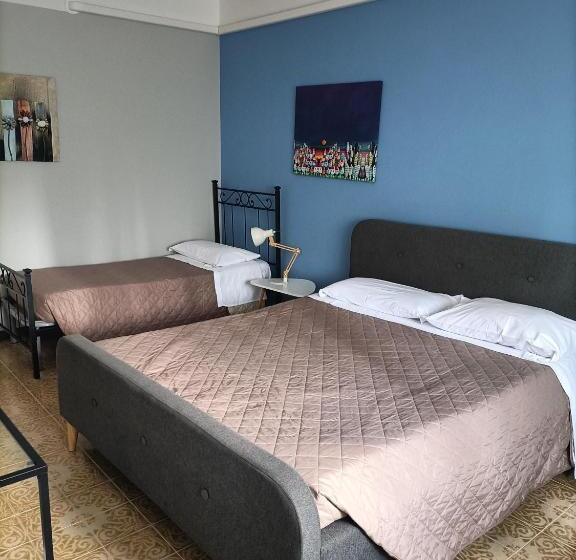 اتاق استاندارد سه تخته با بالکن, Casapiu Rooms