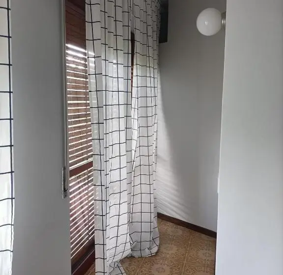 اتاق استاندارد سه تخته با بالکن, Casapiu Rooms
