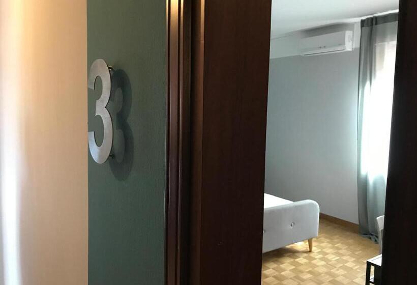 اتاق استاندارد سه تخته با بالکن, Casapiu Rooms