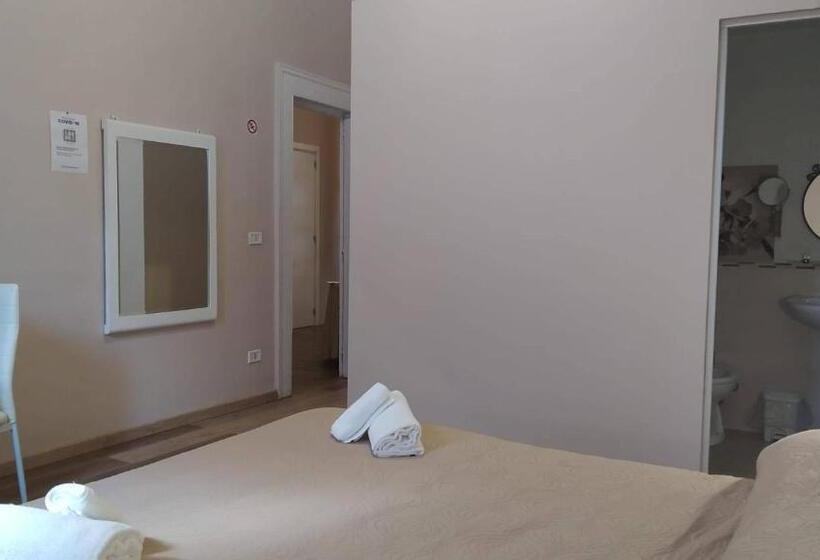 اتاق استاندارد با بالکن, Cconforthotels R&b Dolci Notti   Self Check In