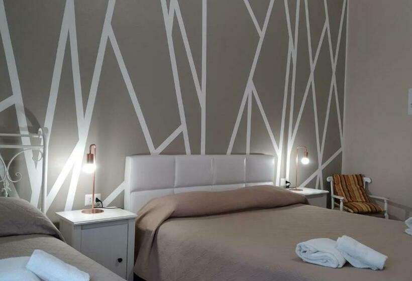 اتاق لوکس سه تخته, Cconforthotels R&b Dolci Notti   Self Check In