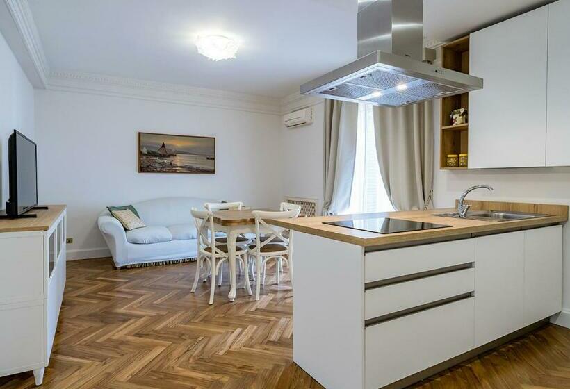 شقة غرفة واحدة, Villa Laura