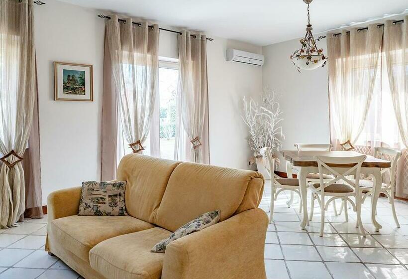 شقة غرفتين, Villa Laura