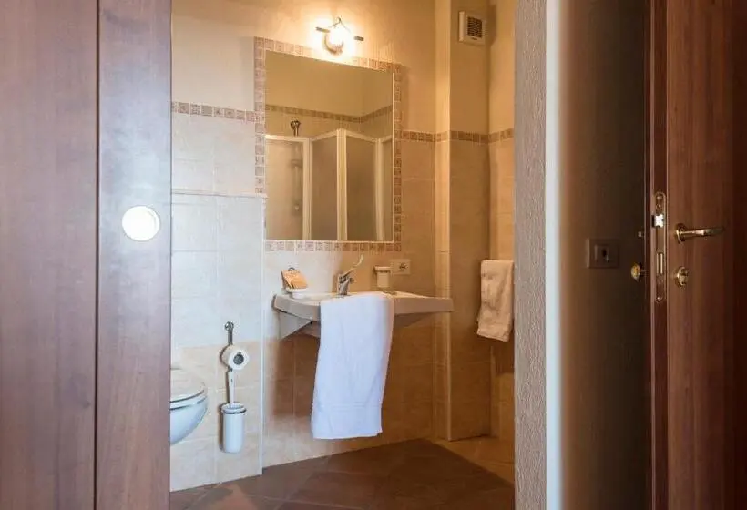 Standard Neljän Hengen Huone, Bed & Breakfast Suvereto