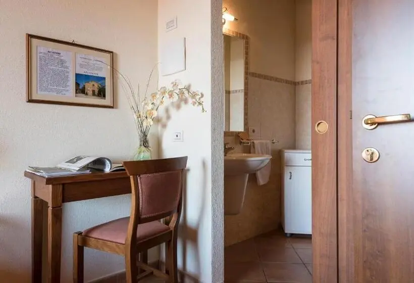 Standard Neljän Hengen Huone, Bed & Breakfast Suvereto