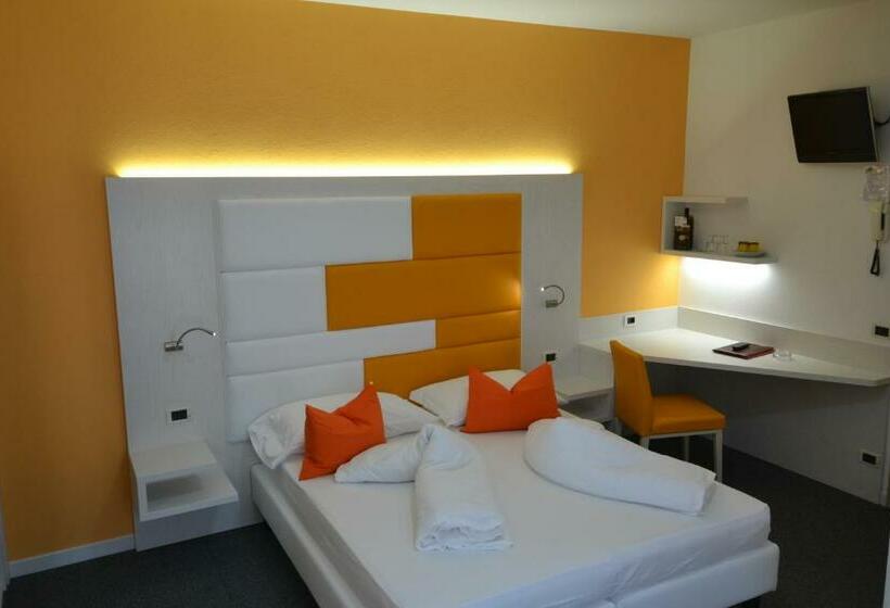 Номер Стандарт с Балконом, Augusta