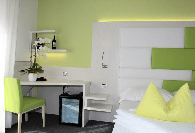 Номер Стандарт с Балконом, Augusta