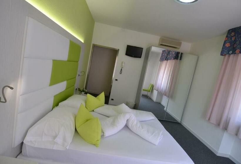 Номер Стандарт с Балконом, Augusta