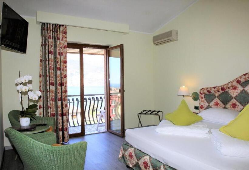 Superior room with lake view, Augusta