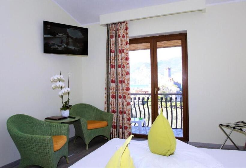 Superior room with lake view, Augusta