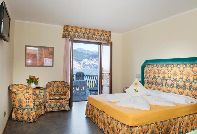 Superior room with lake view, Augusta