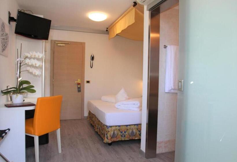 Номер Economy, Augusta