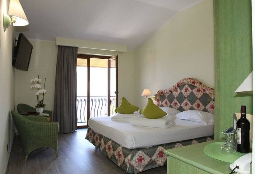 Superior room with lake view, Augusta