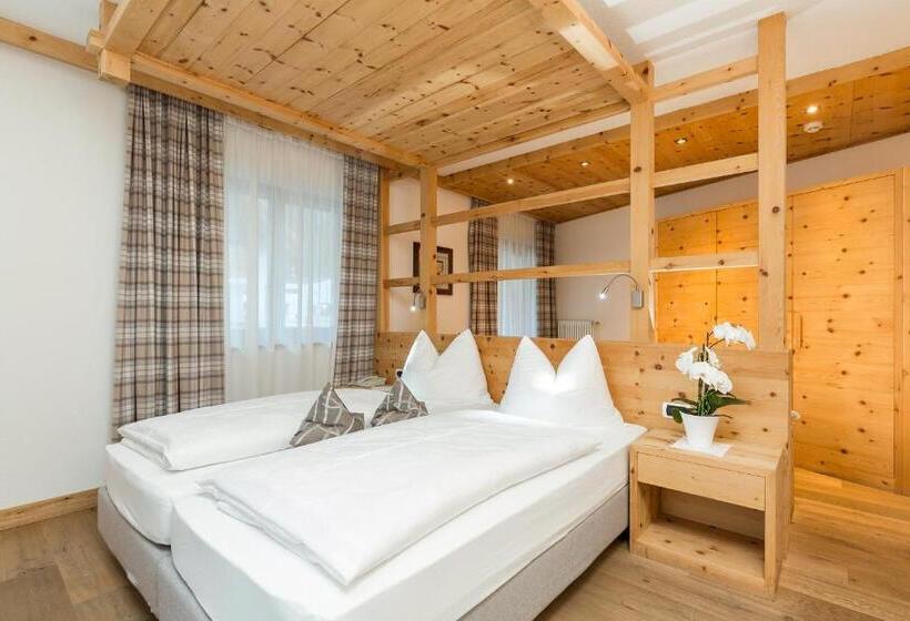 발코니 디럭스 룸, Bel Sit