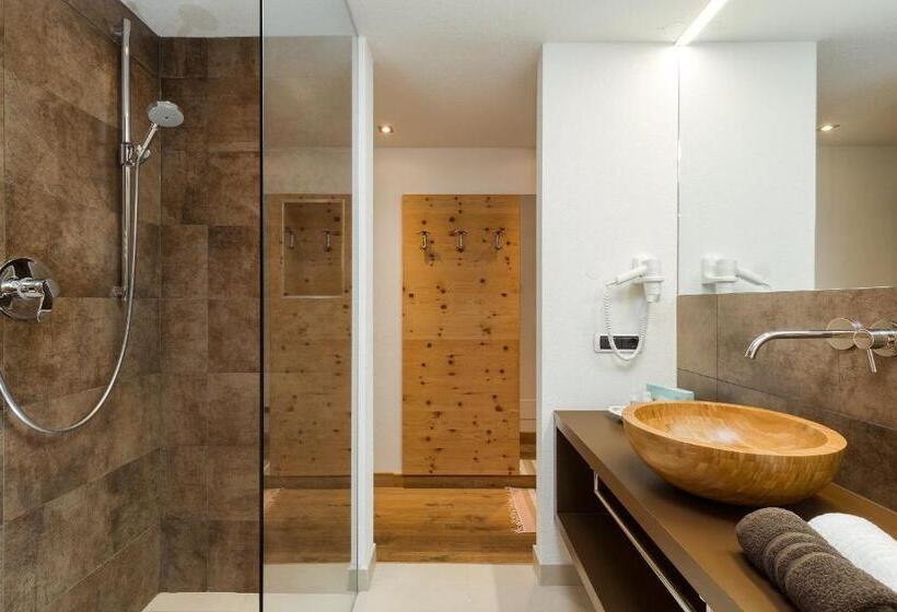 발코니 디럭스 룸, Bel Sit