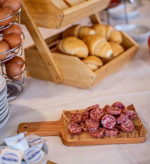 エコノミールーム, Bianca Vela