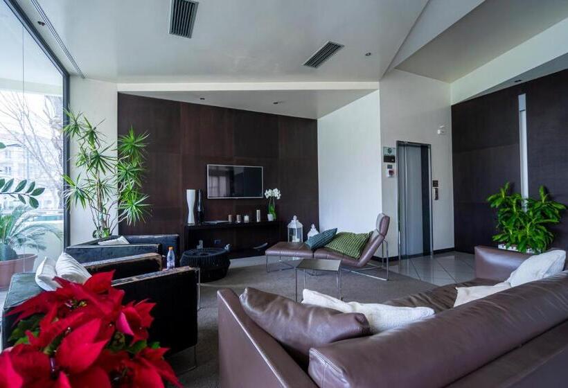 スタンダードルーム, Bianca Vela