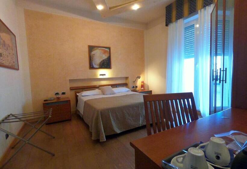 デラックスルーム, Bianca Vela