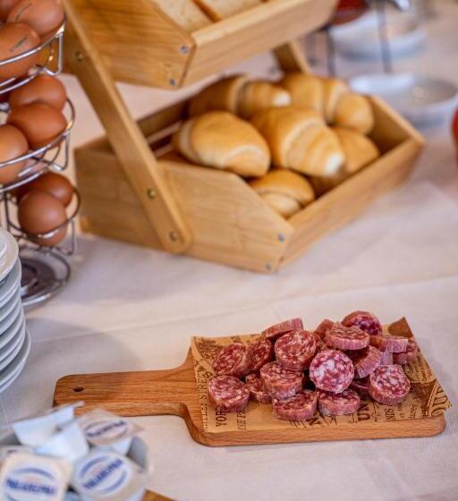 スタンダードトリプルルーム, Bianca Vela