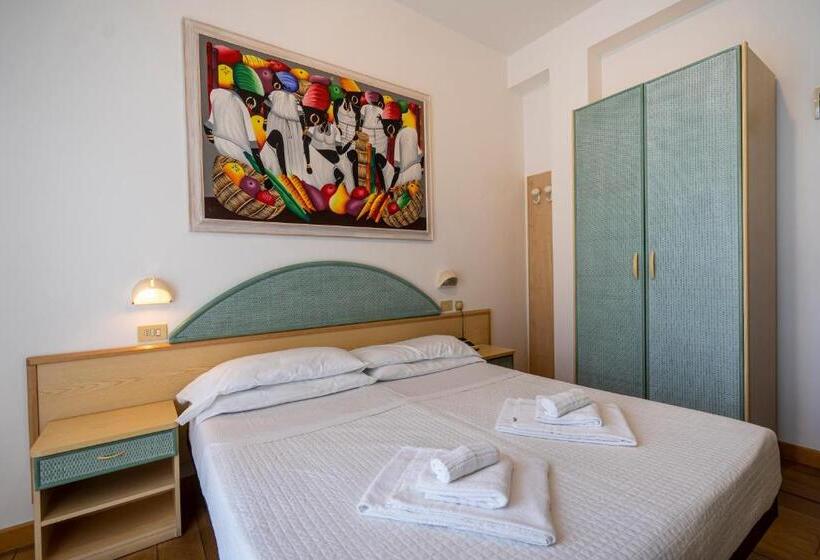 エコノミールーム, Bianca Vela