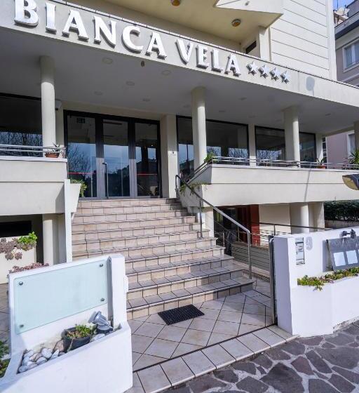 コンフォートトリプルルーム, Bianca Vela