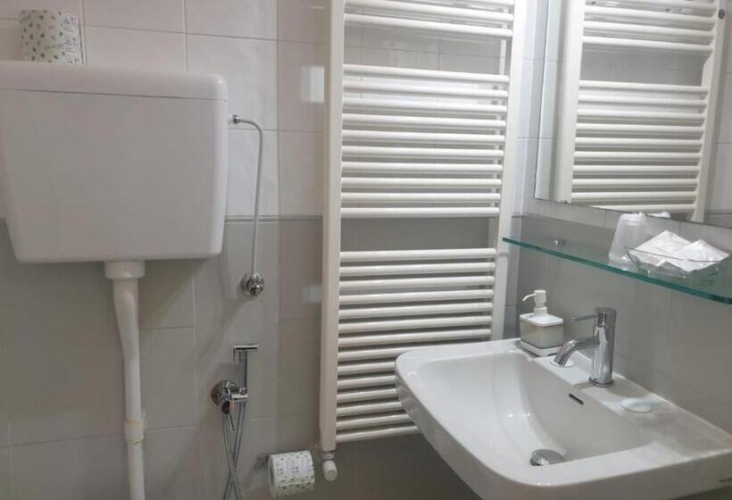 スタンダードトリプルルーム, Bianca Vela