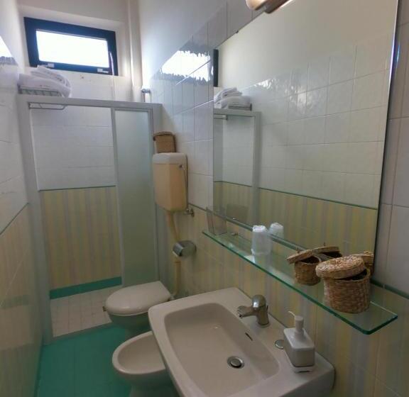 コンフォートトリプルルーム, Bianca Vela