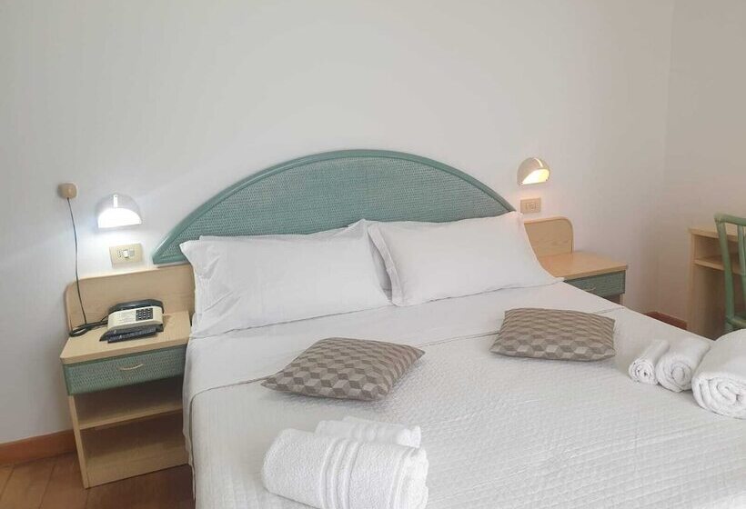 エコノミールーム, Bianca Vela