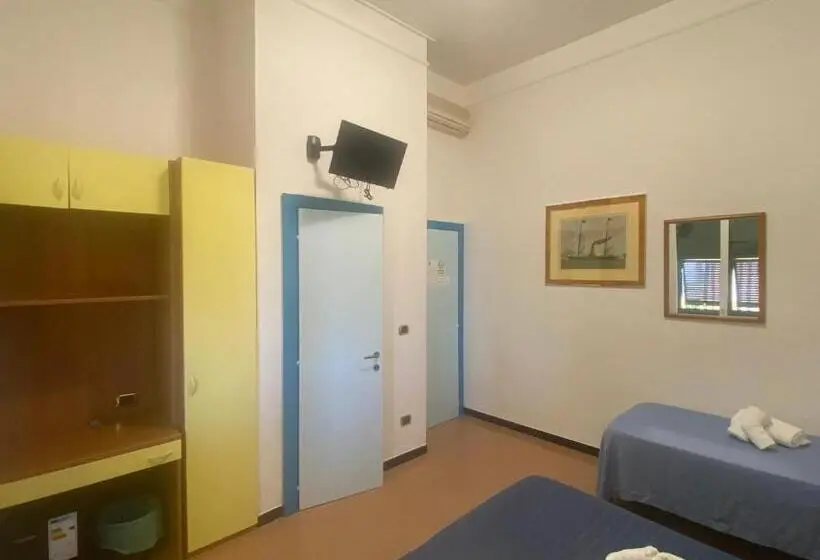 Standard Kolmen Hengen Huone Parveke, Caravella