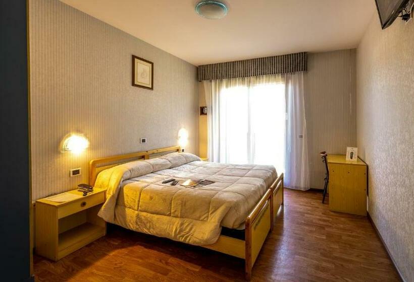 스탠다드 룸, Club Funivia